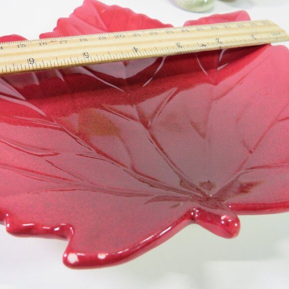 Ceramic (2) Leaf Plates - Picture 4 of 10